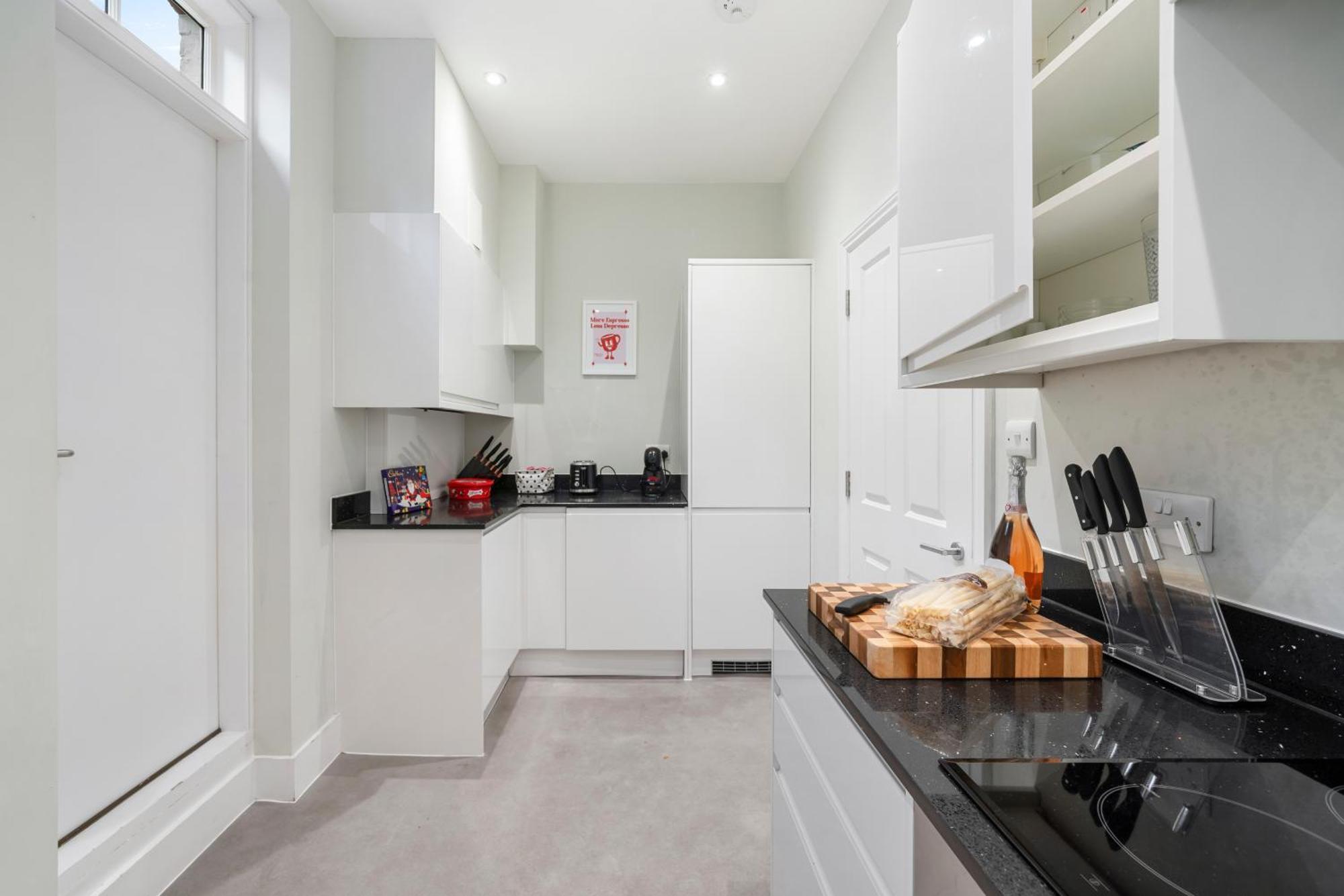 Chic 2 Bed Maisonette In Mayfair 32A Лондон Екстериор снимка